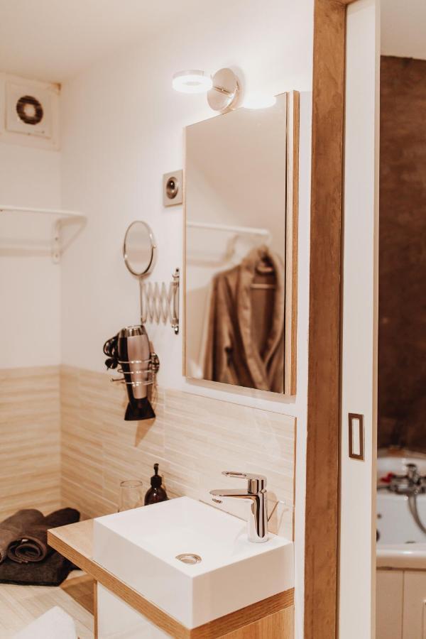Chalet Tropical Avec Bain A Bulles - In The Woods Gesves 外观 照片