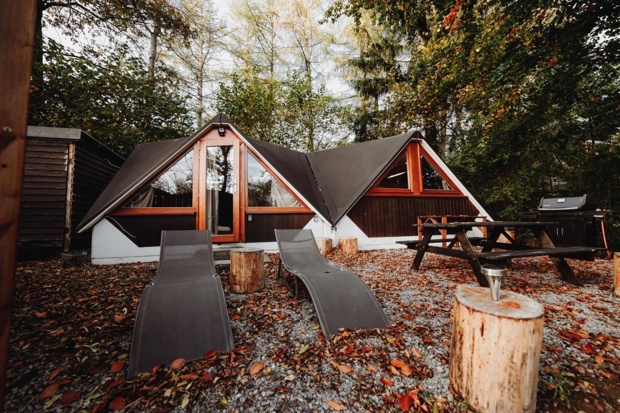 Chalet Tropical Avec Bain A Bulles - In The Woods Gesves 外观 照片